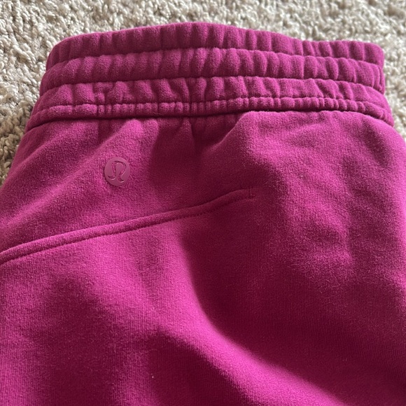 Loungeful High Rise Shorts 7 inches - Picture 4 of 6